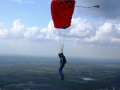 Tobi am Fallschirm.JPG