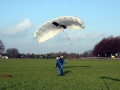 Fallschirmspringer bei der Landung