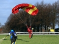 Fallschirmspringer bei der Landung